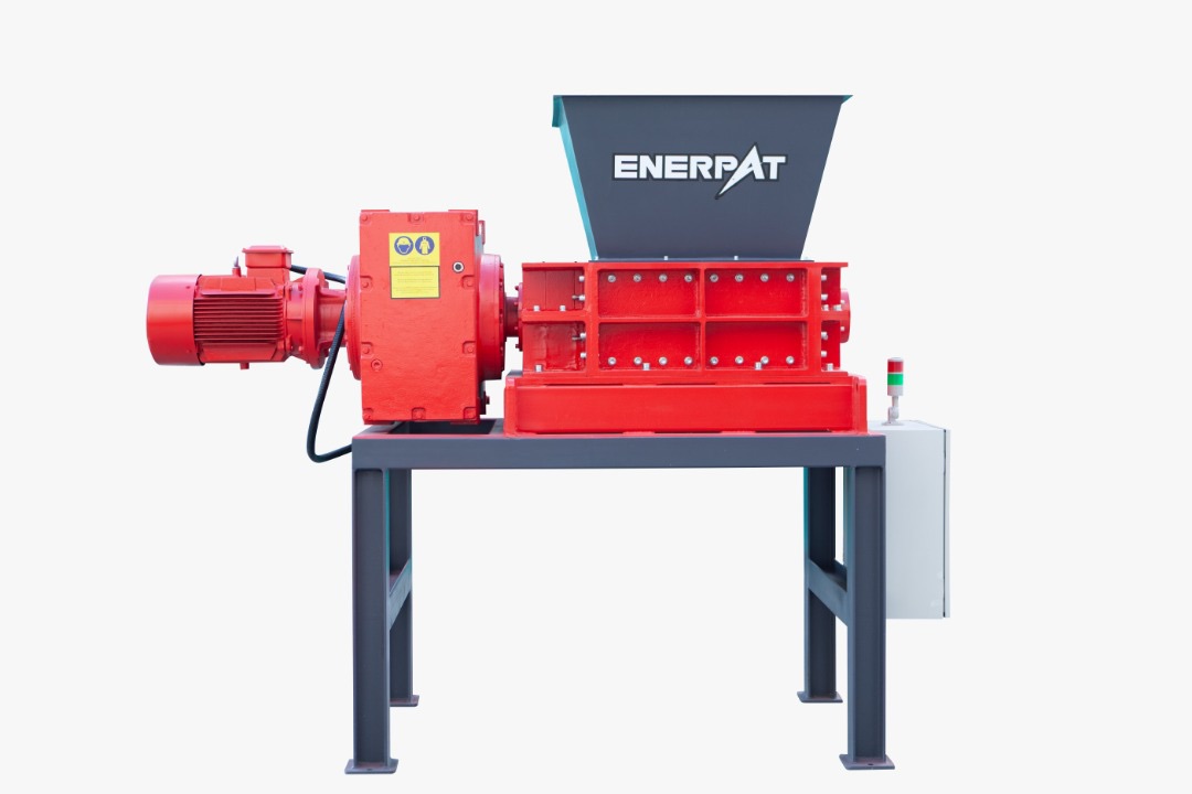 ENERPAT MSB-E500 Triturador de dois eixos para a Arábia Saudita, usado para triturar cabos de cobre