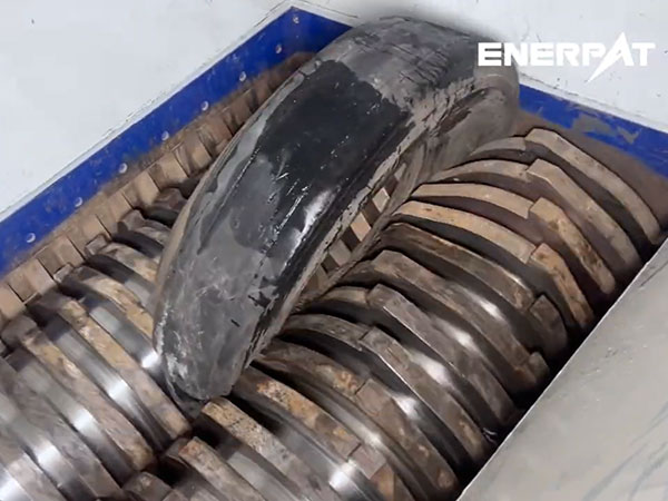 Como Destruir Pneus Velhos em Materiais Valiosos